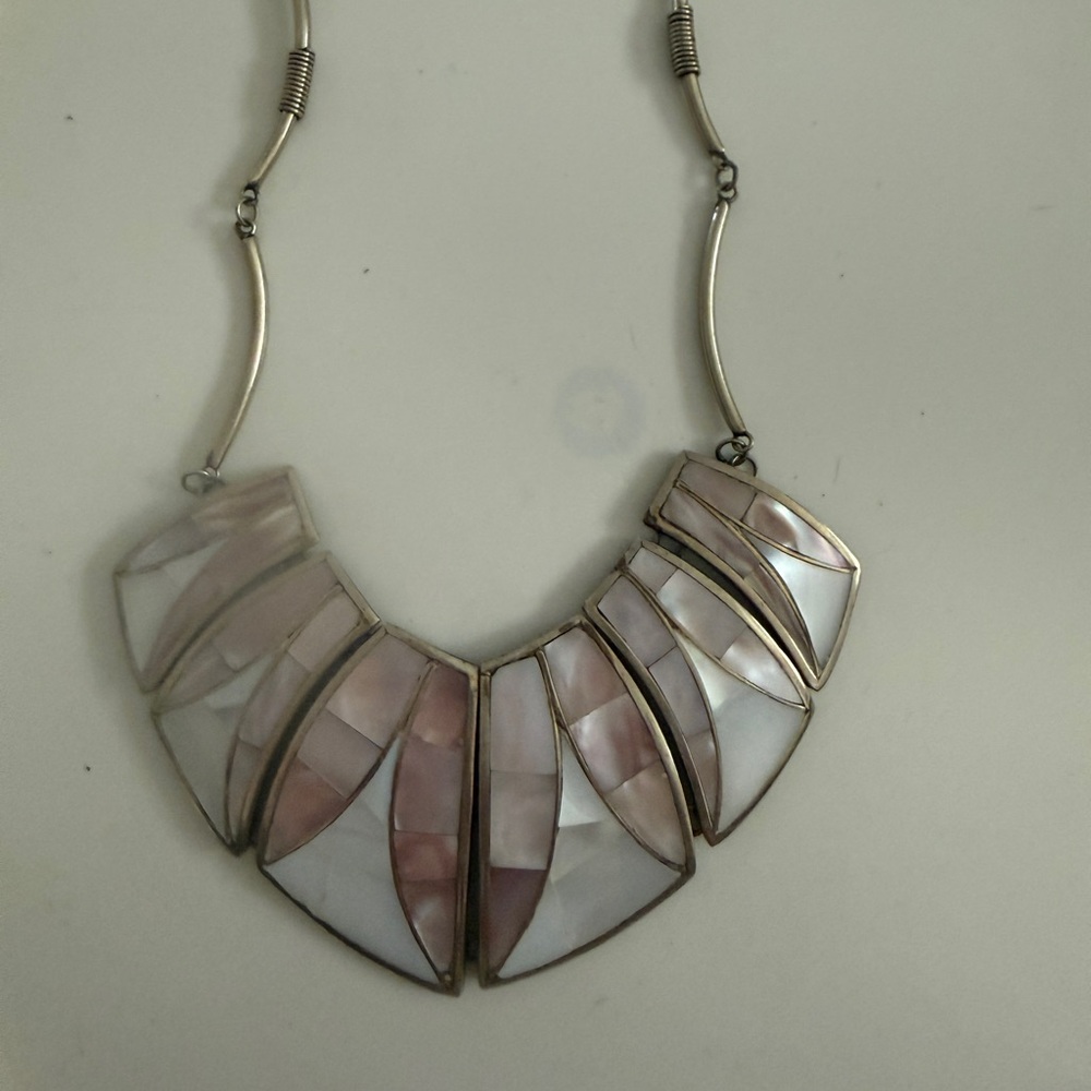 Elegant Shell white  and Pink set silver Necklace